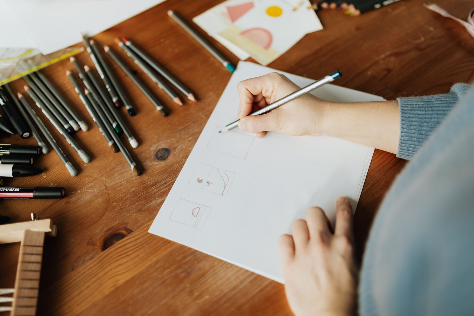 How to Design a Logo: A Complete Guide to Creating a Powerful Brand Identity